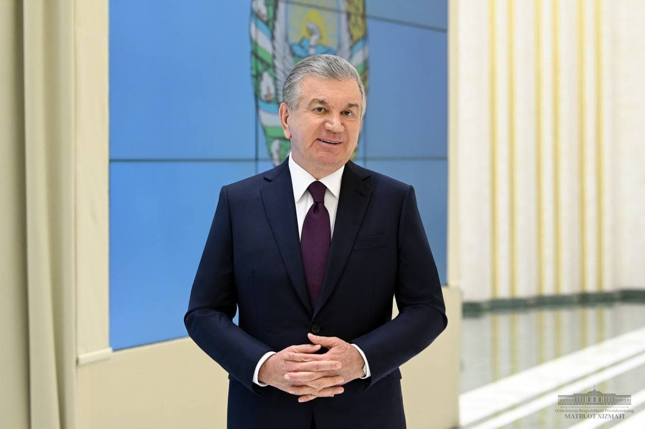 烏兹別克總統米爾濟約耶夫(Shavkat Mirziyoyev)3日表示，烏兹別克已經通過一項法律簽署的這項新法，如果員工拒絕接種疫苗，雇主可以將他們停職。(圖:米爾濟約耶夫/推特)