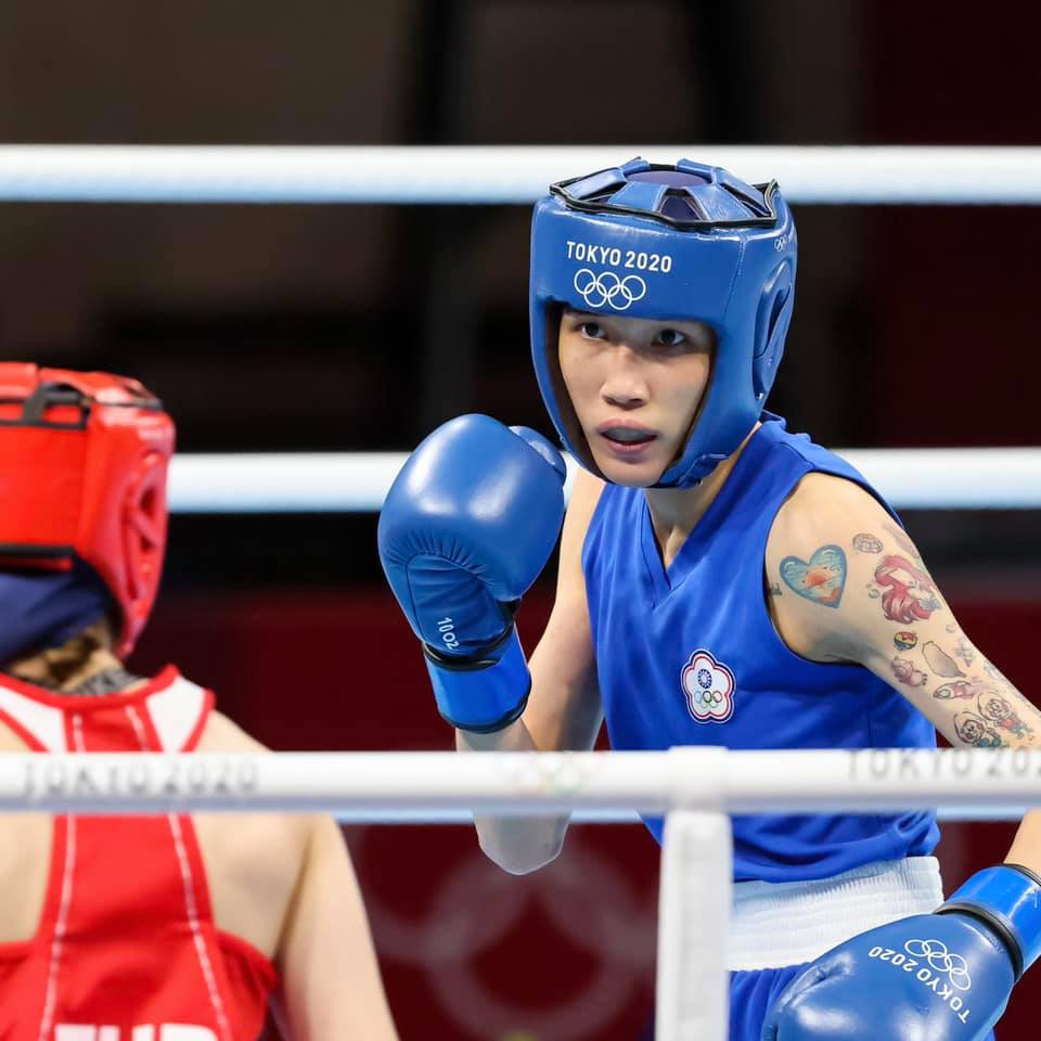 蔡英文總統4日表示，今天的拳擊女子51公斤級四強賽，黃筱雯再一次拚盡了全力，雖然沒有晉級決賽，但依然以並列銅牌的成績，寫下台灣拳擊的新紀錄，也讓世界看見了台灣。(圖:蔡總統臉書/TSNA攝影侯禕縉)