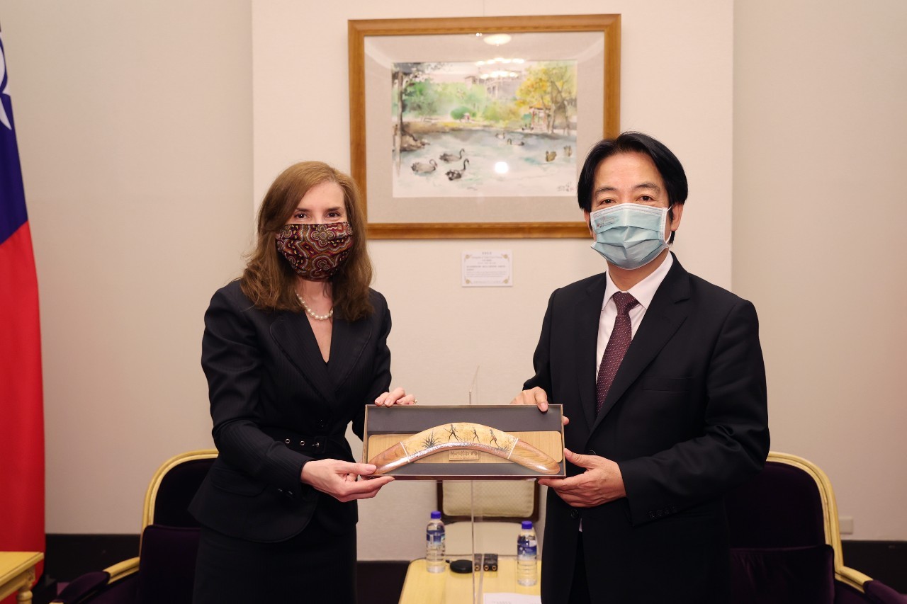 副總統賴清德今天(5日)上午接見澳洲新任駐台代表露珍怡(Jenny Bloomfield)。(總統府 提供)