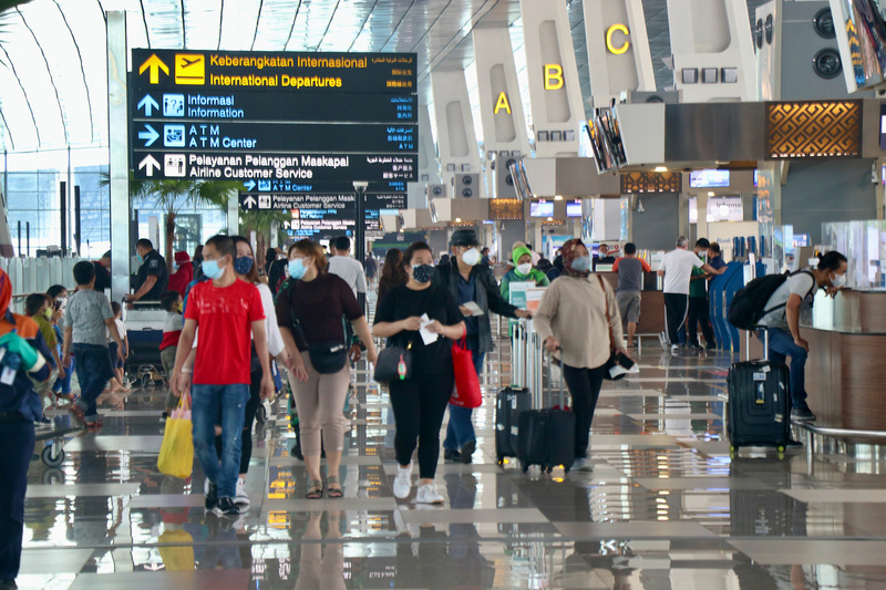 外籍旅客24日起入境印尼，只要出示接種至少兩劑Covid-19基礎劑疫苗，並接受核酸篩檢，結果為陰性即可自由活動，免除隔離。(圖：中央社)