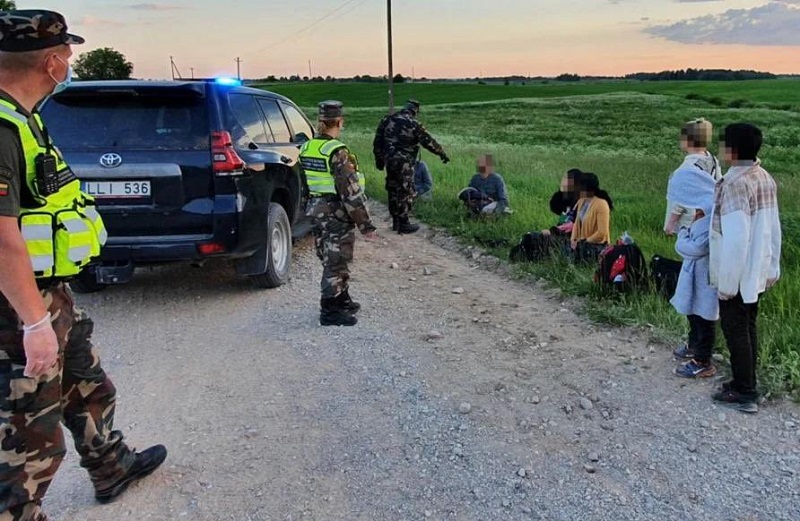 波蘭政府計畫在邊界興建一道圍牆，以制止移民跨越邊界進入白俄羅斯。(圖取自推特)