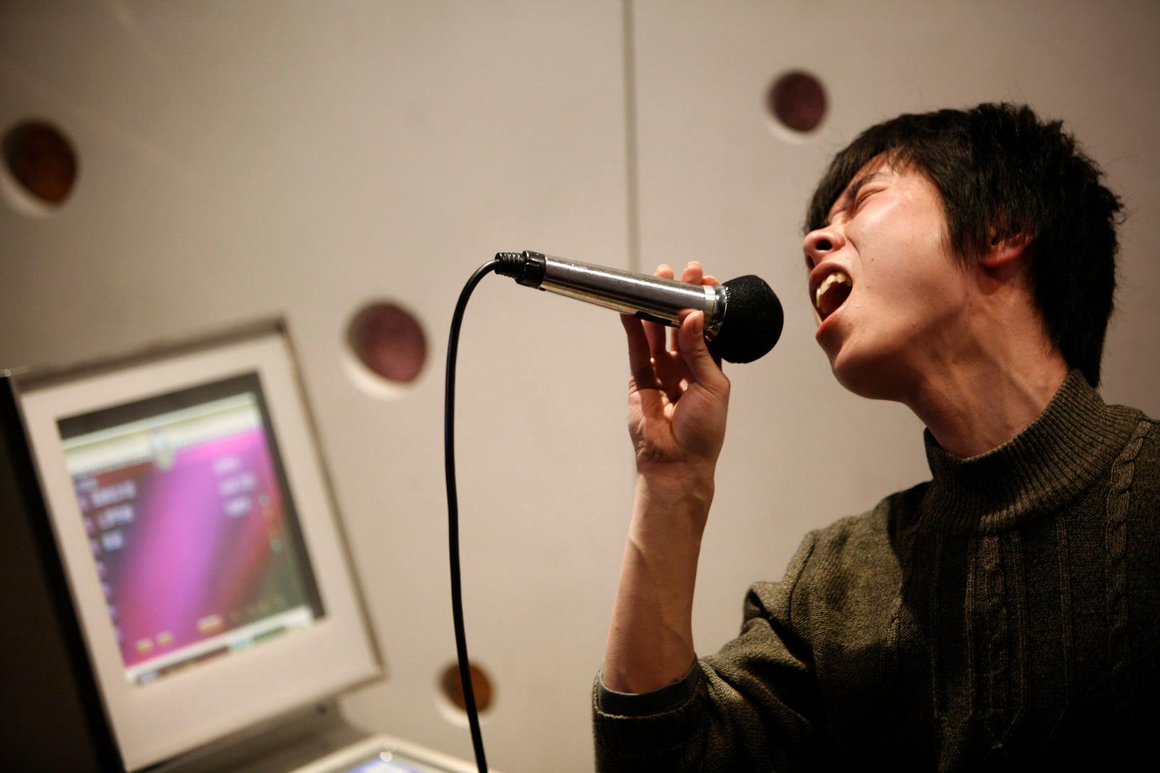 中國宣佈將整頓卡拉OK歌曲清單。(路透社/達志影像)