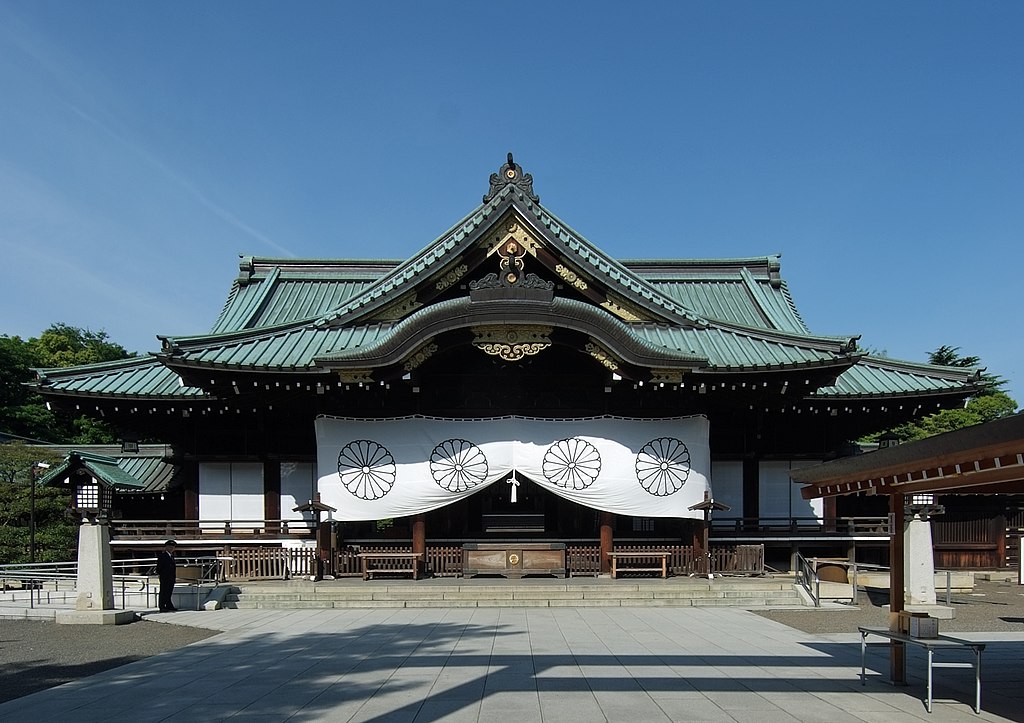 靖國神社因供奉二戰甲級戰犯與其他死難者，一直是政治上敏感的象徵。(資料照／Wiiii, CC BY-SA 3.0, Wikimedia Commons)