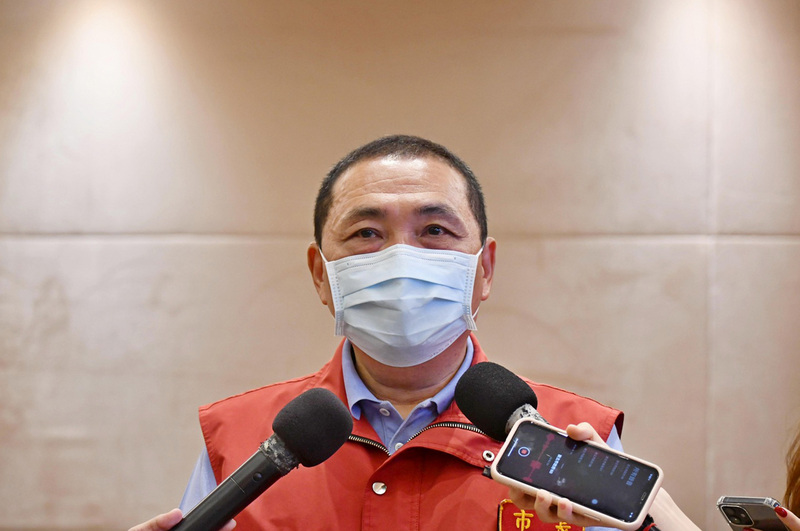 新北市長侯友宜22日表示，目前推行疫苗護照的時機還沒有到。(資料照 / 新北市政府提供)