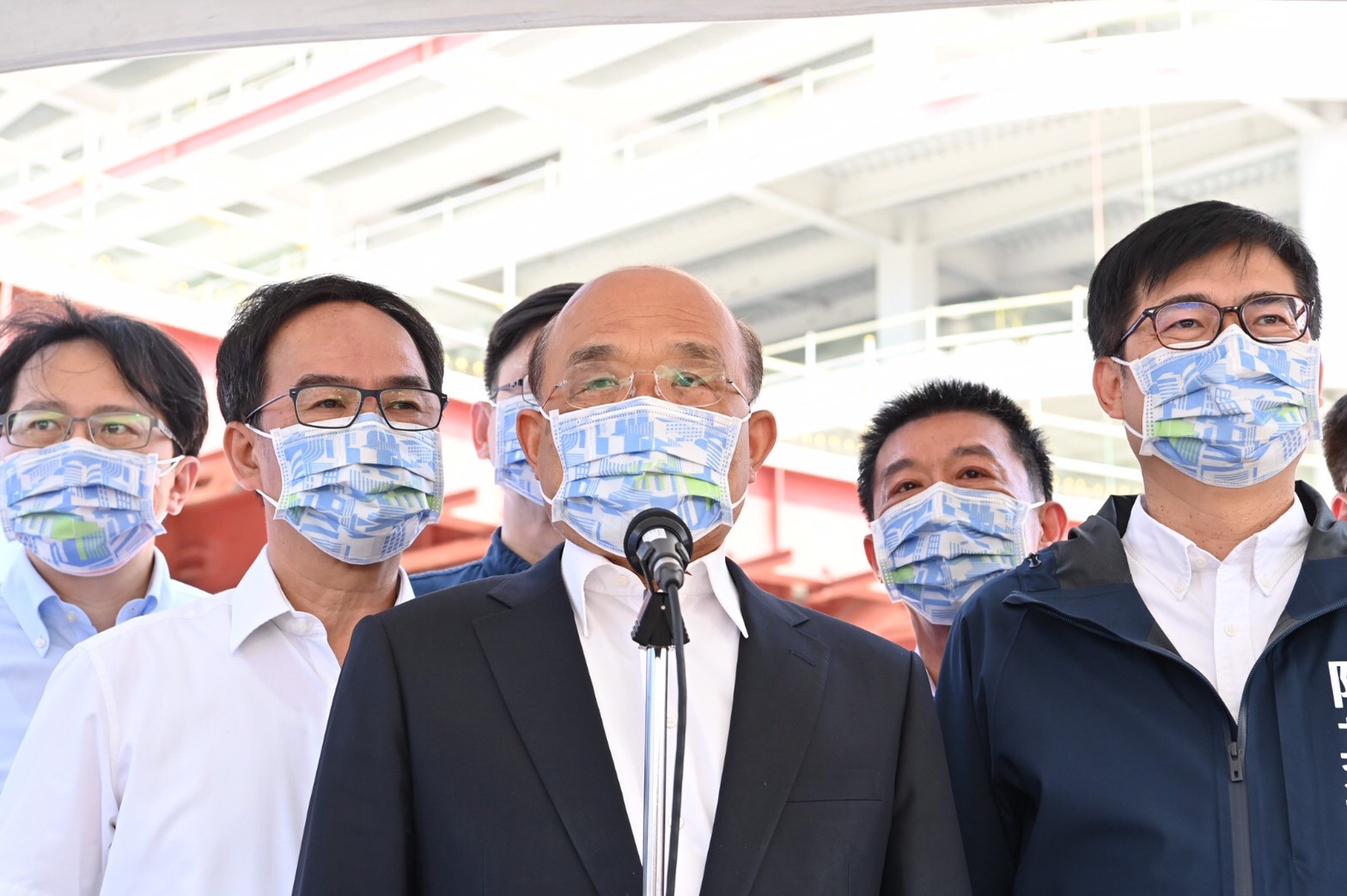 行政院長蘇貞昌要求部會全力防堵，守住境內防線，避免再有新的破口。(行政院提供)