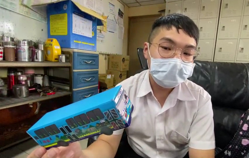 基隆市公車處最年輕新進司機林弘翊今年26歲，經過至少20年終於實現夢想。(圖：中央社)
