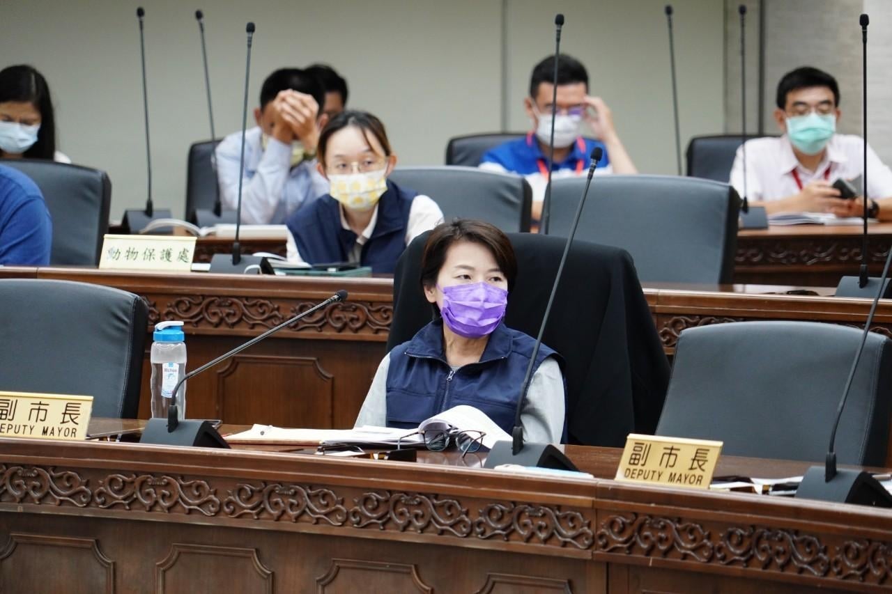 台北市副市長黃珊珊（前）（ 臉書）