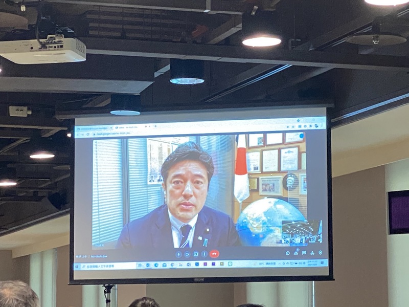 「台日2+2對話與台日中三角關係」座談會，日本防衛副大臣中山泰秀以視訊方式出席並演講。(圖：中央社)