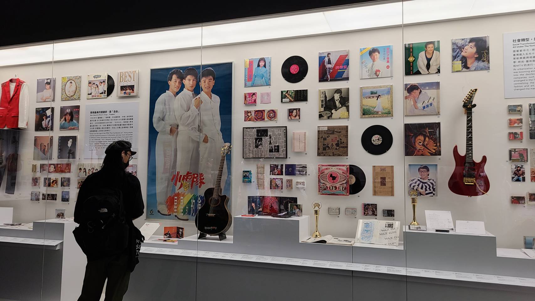 台北流行音樂中心文化館首檔常設展「唱 我們的歌 流行音樂故事展」9日對外曝光，呈現自1930年至今台灣流行音樂多元面貌。該常設展預計9月18日正式開展。(江昭倫 攝)