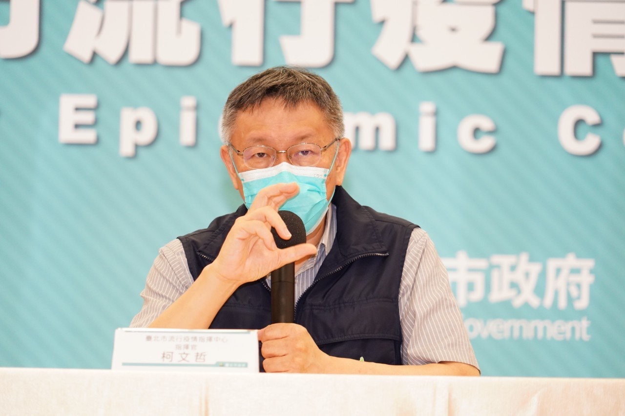 台北市長柯文哲9日舉波蘭前總統華勒沙的建議，表示若轉型正義的順序不對，便會有反作用力。(北市府提供)