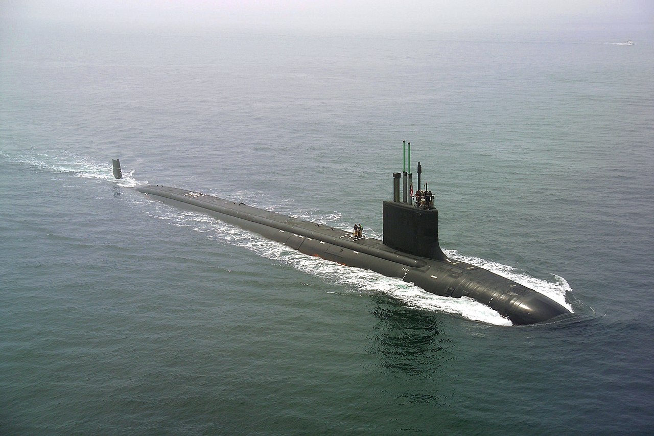 美國、英國、澳洲宣布建立防衛聯盟，協助澳洲發展核動力潛艦。圖為美國海軍SSN-774維吉尼亞號核動力攻擊潛艦。(圖：維基百科)