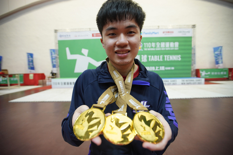 110年全國運動會18日進行桌球男、女子組單打決賽賽程，代表台北市的林昀儒因對手受傷退賽，兵不血刃拿下男單金牌，本屆賽事共進帳3金1銀。 (圖：中央社)