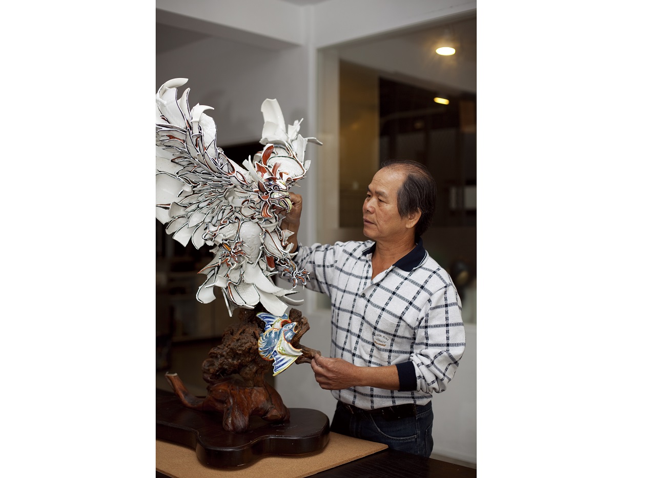 剪黏大師陳三火獲頒文化部「2021年國家工藝成就獎」殊榮。(文化部提供)