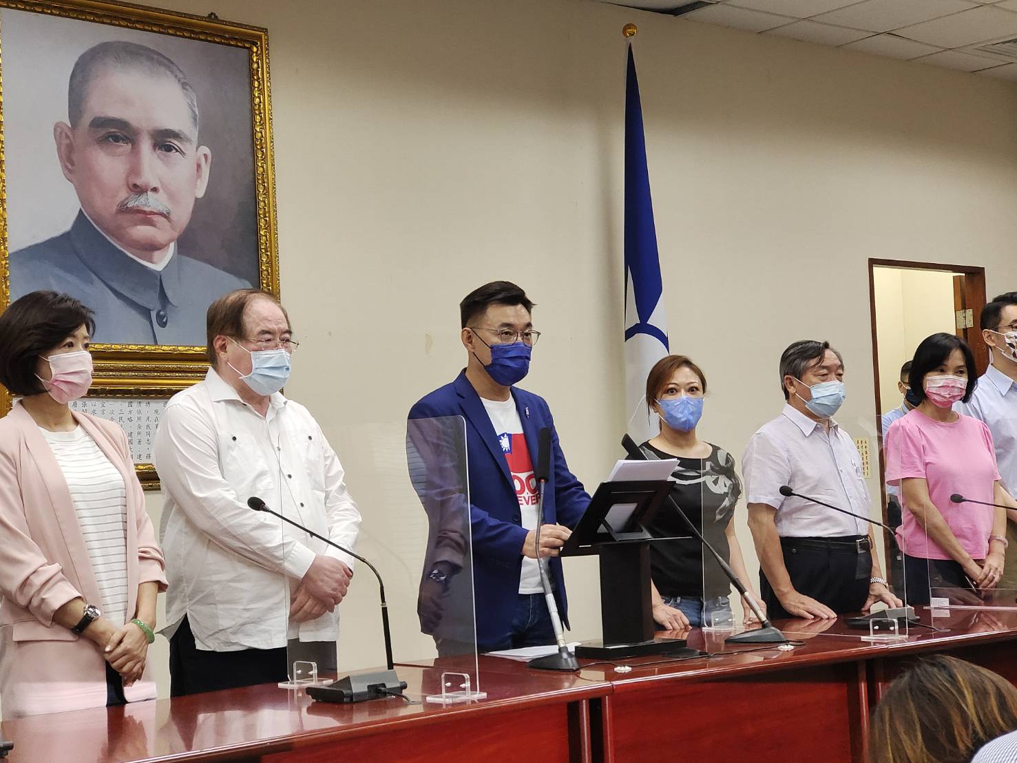 國民黨現任主席江啟臣宣布敗選，並率一級黨務主管總辭。(王韋婷 攝)
