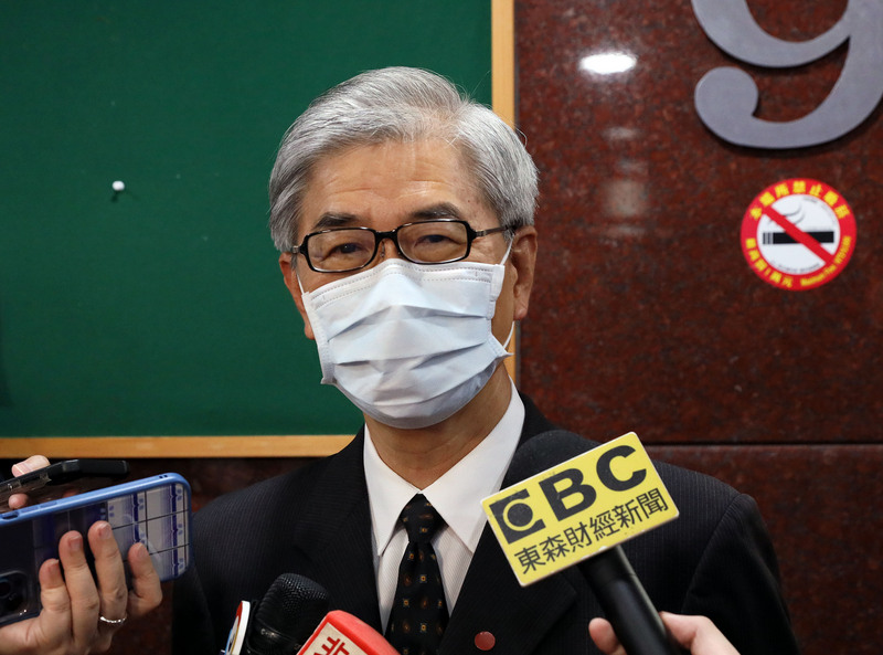 金管會主委黃天牧27日表示，外資前一段時間有賣超情形，股市資金面和前幾個月來講的確有差別，不過目前國內資金相對寬裕，且國內基本面良好，因此對台股還是樂觀以待。 (圖：中央社)
