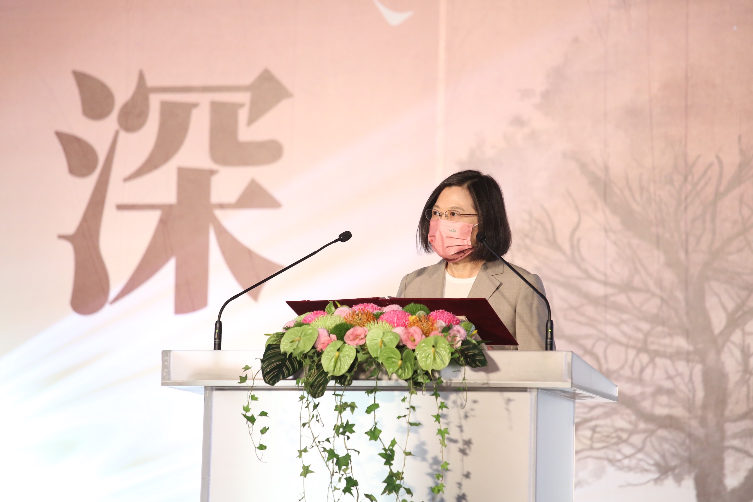 蔡英文總統再度來到陽明山中山樓，一一表揚師鐸獎得主。(教育部提供)