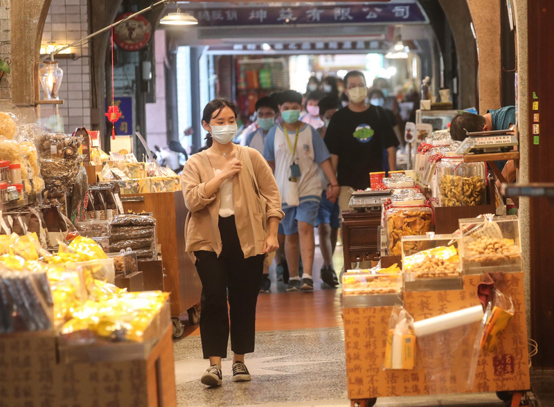 經濟部配合行政院振興五倍券推出加碼的「好食券」，但近日傳出民怨有店家不收。(資料照片／圖：中央社)