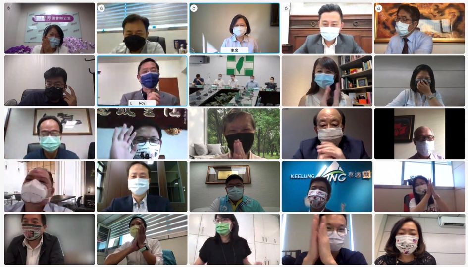 兼任民進黨主席的蔡英文總統29日在民進黨中常會上指出，針對國民黨選出了新主席，民進黨第一時間就給予祝福。（圖：民進黨提供）
