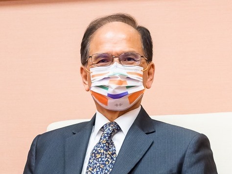 立法院長游錫堃23日召集朝野黨團協商，最終達成共識，民進黨團將對逕付二讀的決定提出復議，總預算案將重回委員會繼續審查，朝野紛爭暫時宣告落。(圖：游錫堃臉書)