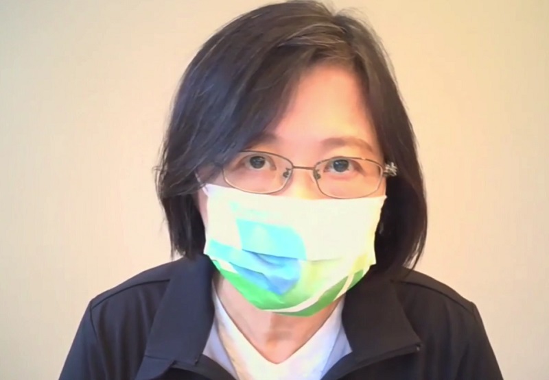 台灣基進立委陳柏惟罷免投票倒數，兼任民進黨主席的蔡英文今天(20日)在中常會上再度聲援陳柏惟，呼籲各界繼續關心，冷靜做出選擇，「不要讓認真的人孤單」。(民進黨提供)