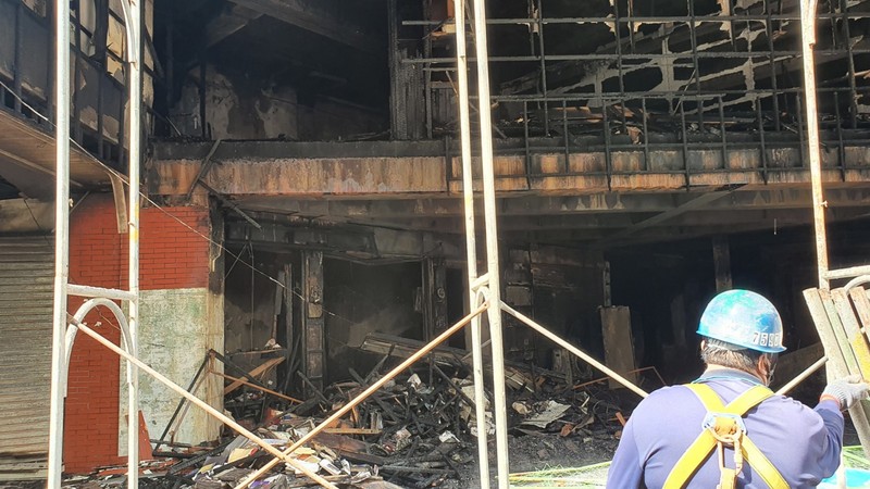 高雄鹽埕區「城中城」社區大火造成46人死亡，陸委會15日證實其中有3名陸配罹難。(圖：中央社)