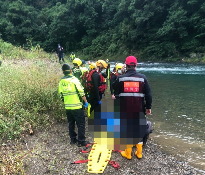 虎豹潭落水搜救， 20日尋獲陳姓少女遺體。（讀者提供） (圖：中央社)
