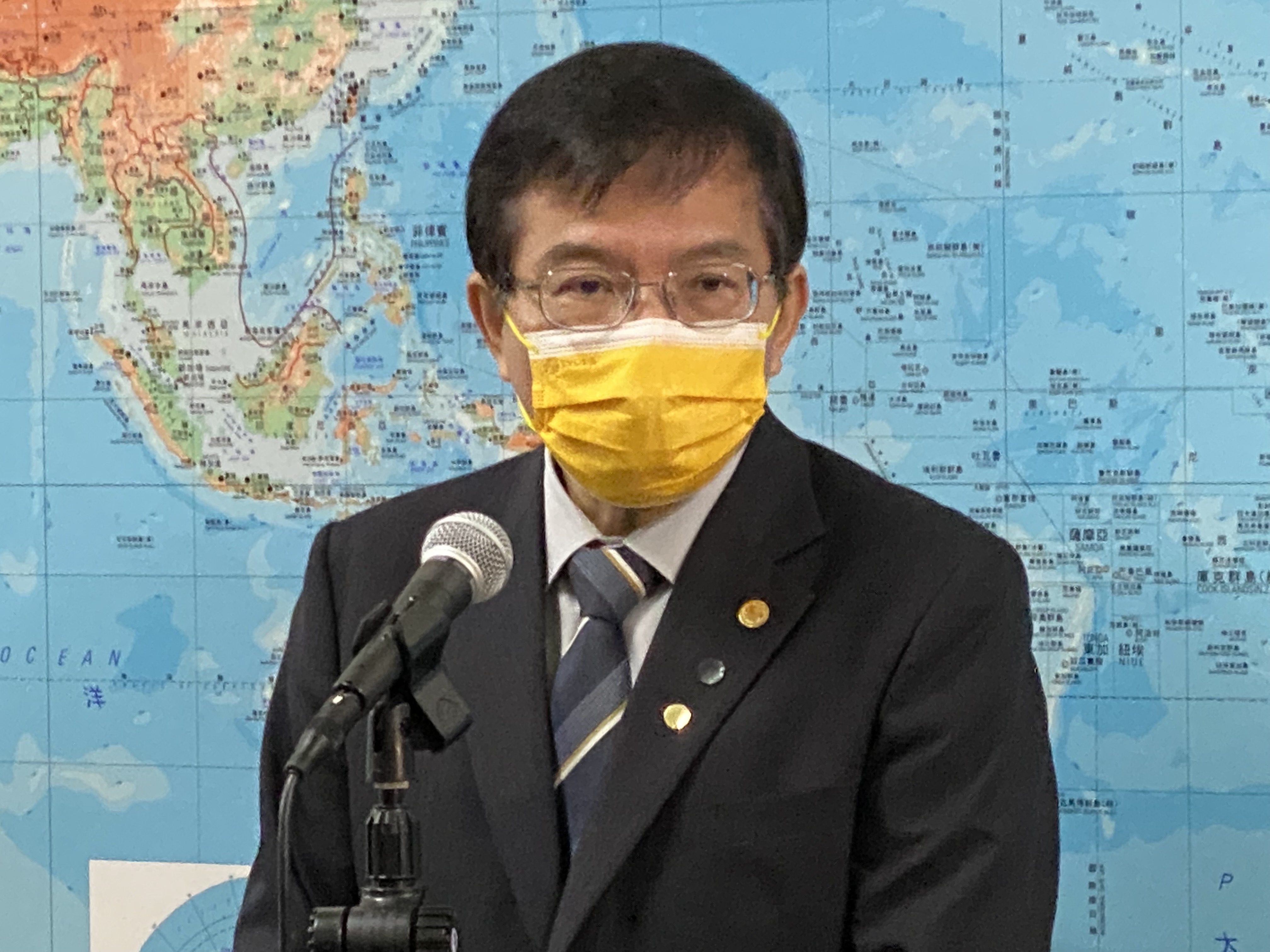 交通部長王國材21日受訪畫面(吳琍君攝)
