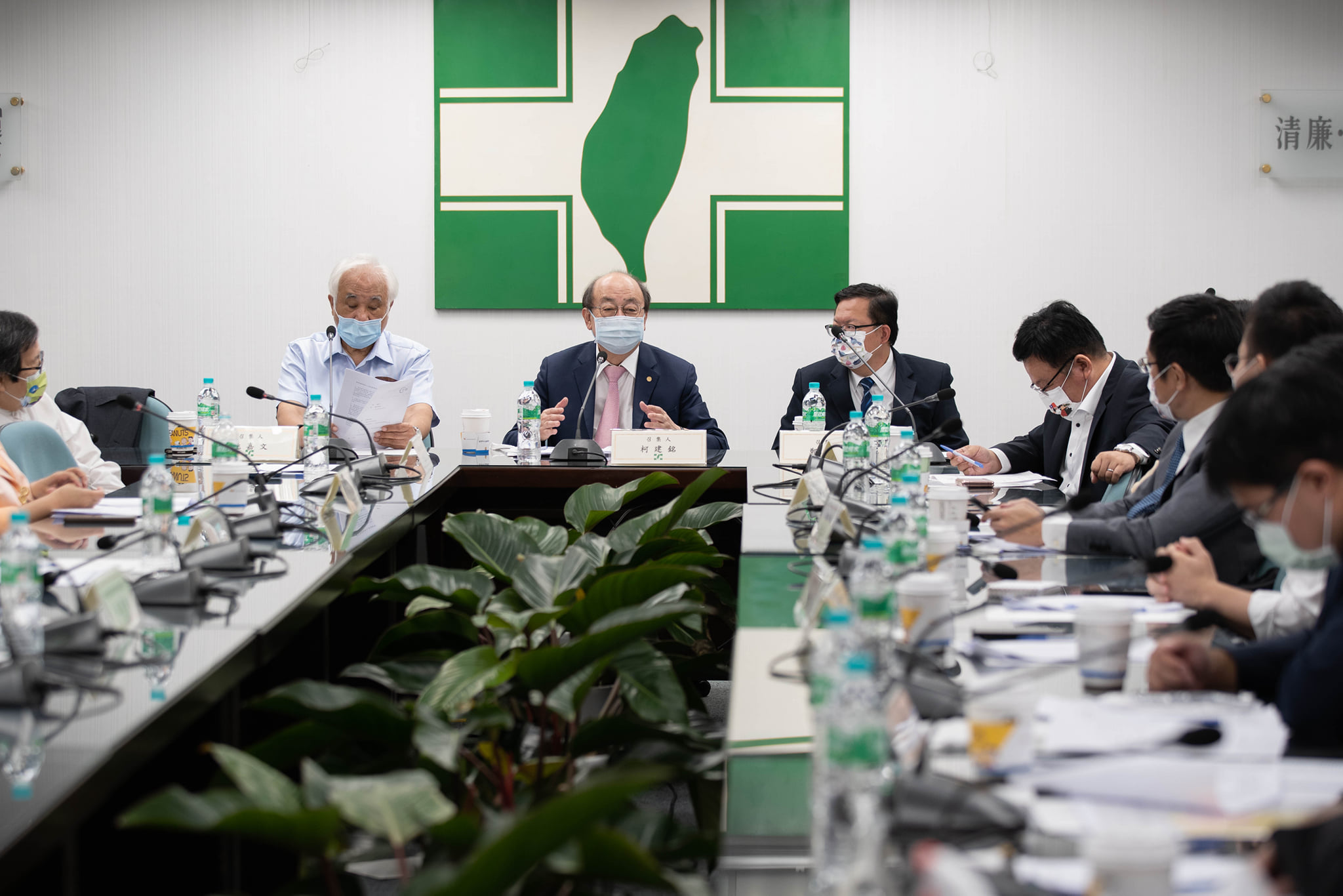 民進黨憲政改革小組於今天(21日)召開第三次全體大會，並確立最終憲改草案版本內容，並於近期提交中執會確認。(民進黨提供)