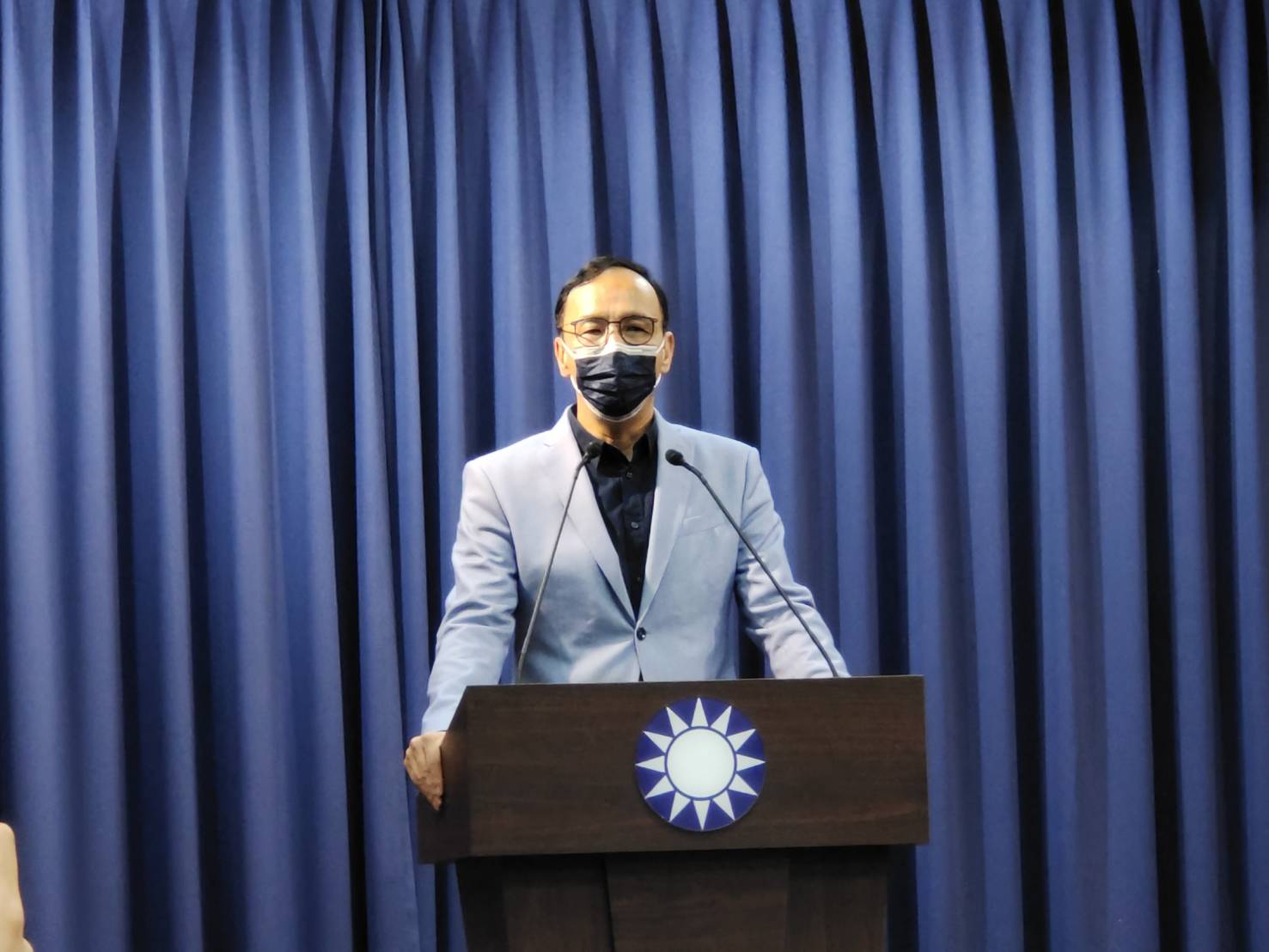 國民黨主席朱立倫表示，這次立委補選的主軸是用「在地力量」對抗空降、對抗政黨惡鬥。(資料照/王韋婷 攝)