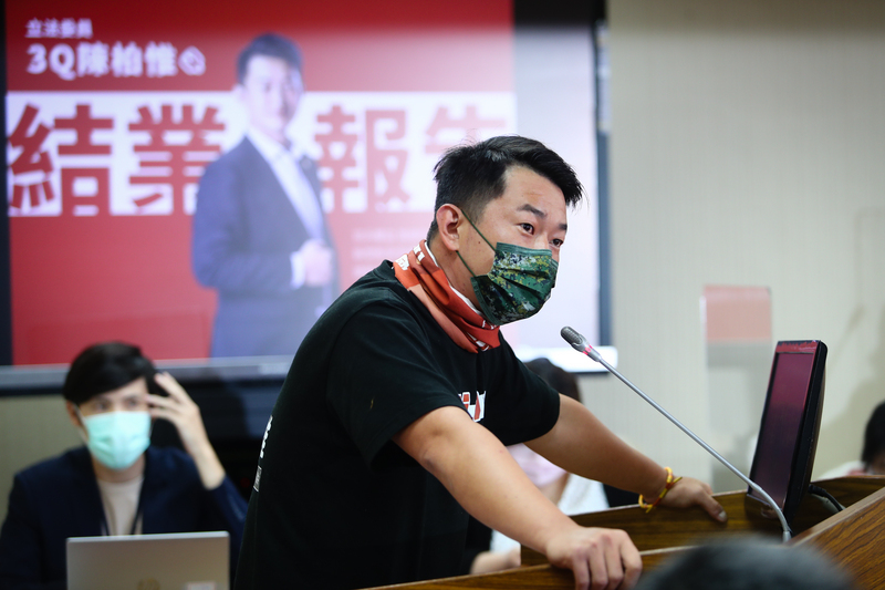 台灣基進立委陳柏惟遭罷免後，選罷法的「4年內不得為同一公職」候選人再次引發討論。(圖：中央社)