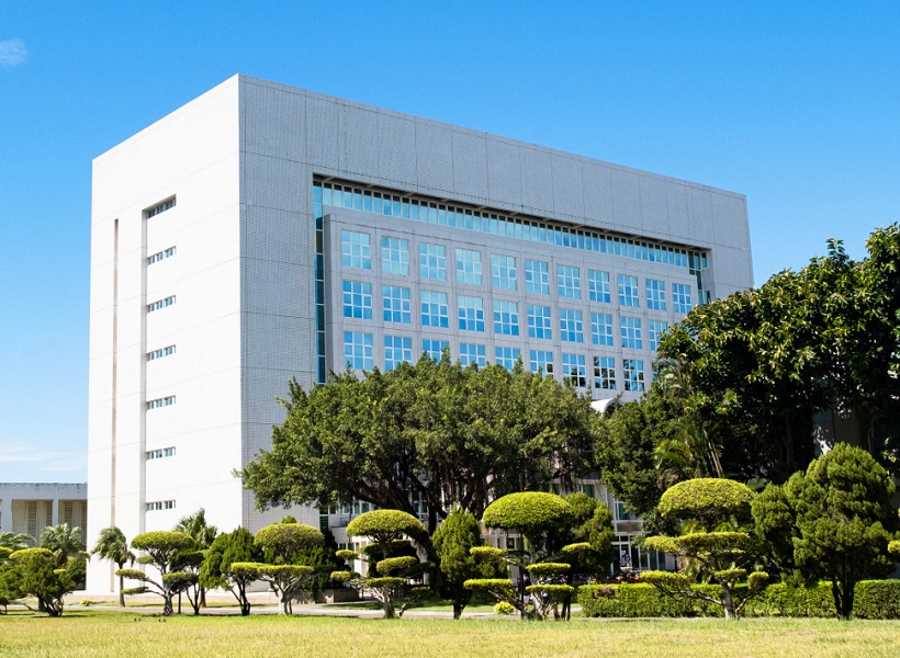 民進黨30日起將啟動全國300場「四個不同意，台灣更有力」公投說明會，首場選定桃園中央大學舉辦，遭國民黨立委質疑「政治進入校園」。(圖：中央大學)