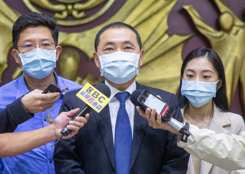 新北市長侯友宜（中） (資料照片／中央社)