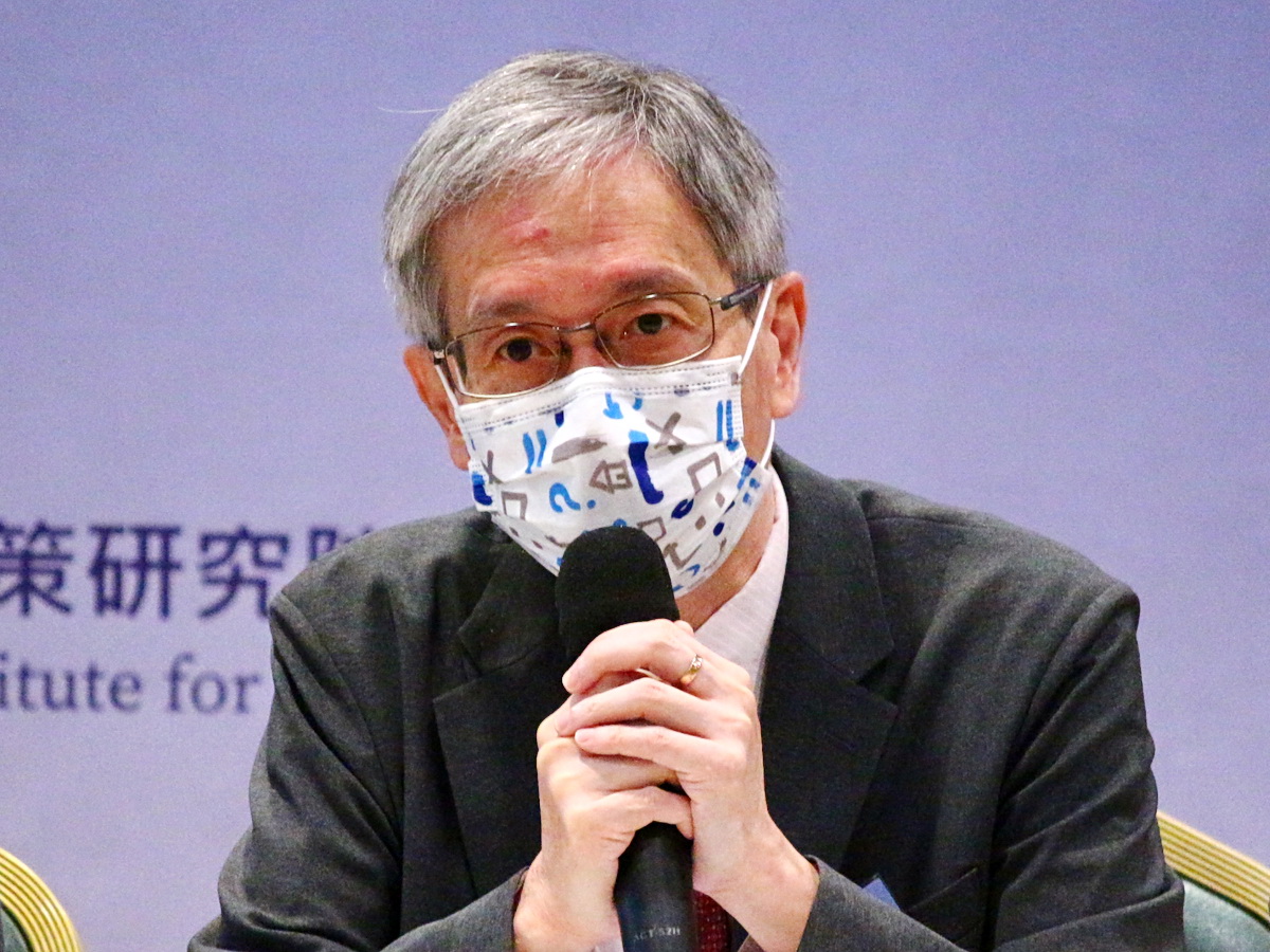 輔大日文系特聘教授何思慎1日表示，日本首相岸田文雄會好好經營台日關係，但不會站在反中最前線 (央廣記者王照坤 攝)