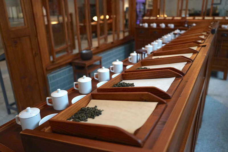 「茶金」戲劇經典場景特展4日在花蓮開展，共分為「茶金人生」、「茶金智慧」、「茶金時光」及「洄瀾茶金」4個展場，將幕前到幕後完整呈現。(圖：中央社)