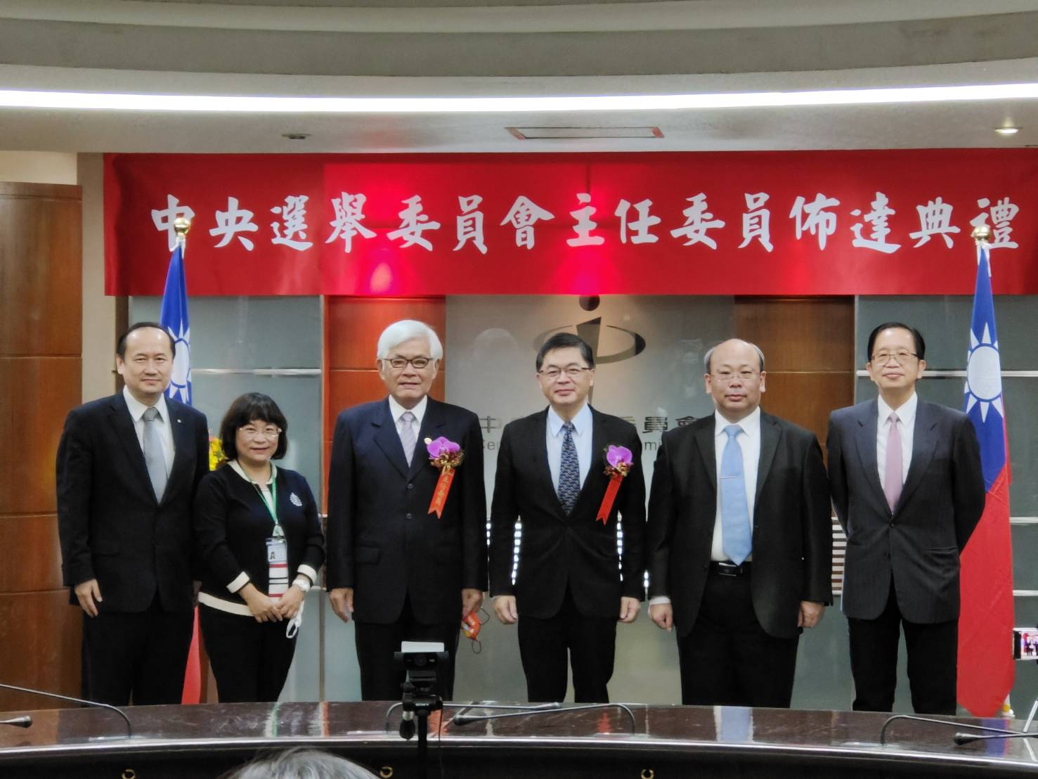 中選會4日舉辦中選會主委、副主委、委員佈達典禮。中選會主委李進勇表示，相信年底公投選務會順利圓滿。(王韋婷攝)