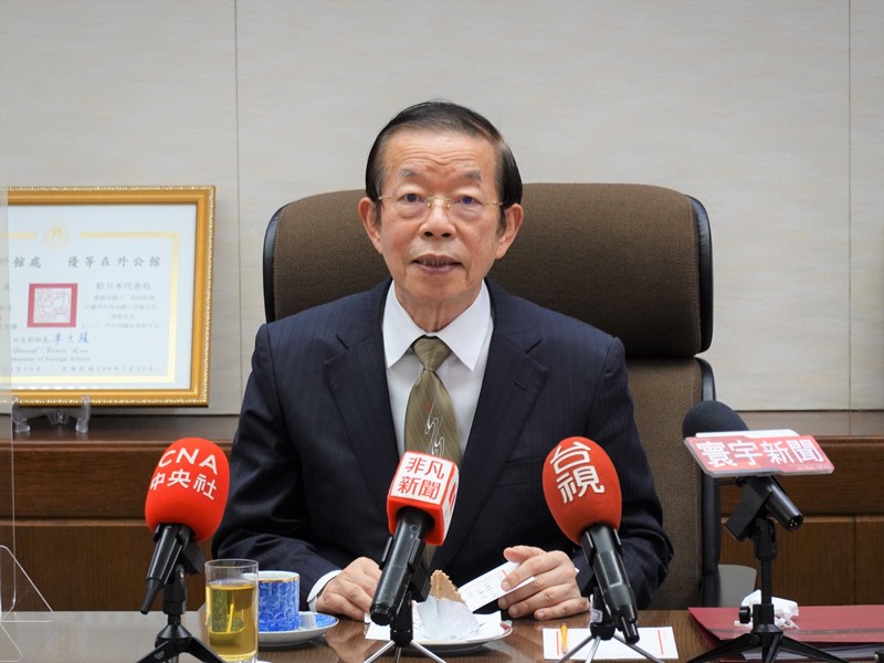 由台日地方議員組成的第7屆台日交流高峰會12日將在日本神戶市登場，駐日代表謝長廷9日表示，因受到中國的抗議，報名與會者暴增至將近500人，創新高。 (圖：中央社)