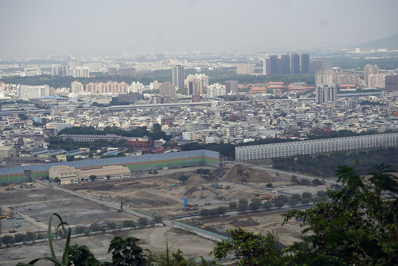 高雄市政府工務局22日核准台積電高雄廠建物建照，台積電表示，高雄廠將如期於今年動工，2024年開始量產。(圖：中央社)