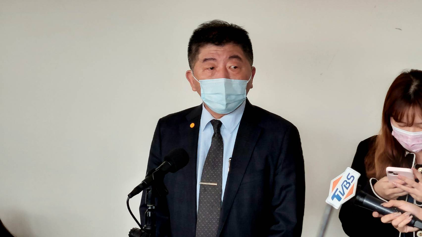 中央流行疫情指揮中心宣佈，24類場所人員須打兩劑疫苗，指揮官陳時中表示，這是基於維護場域安全。資料照片。(劉品希 攝)