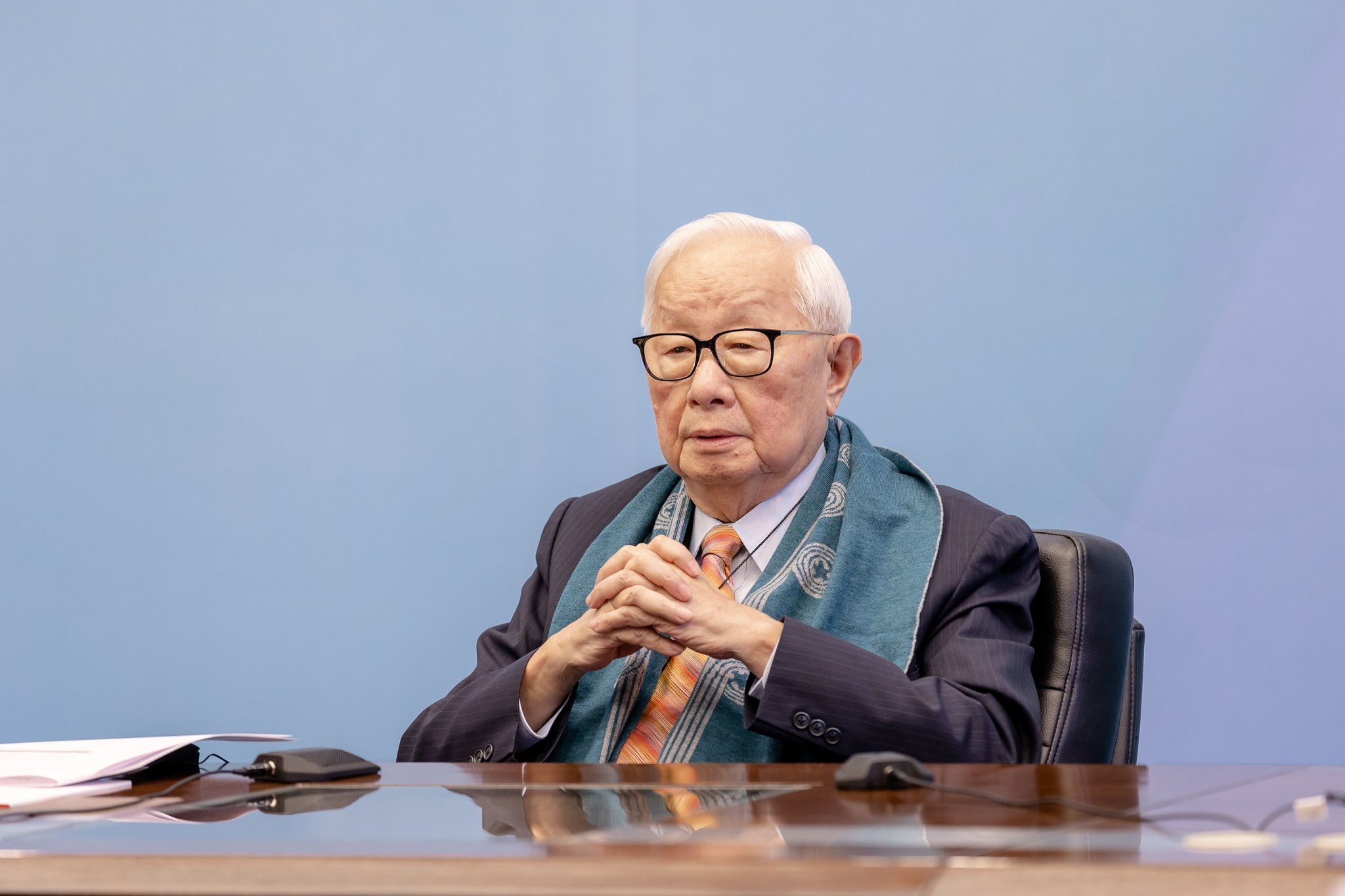 張忠謀已於泰國曼谷時間18日下午4時40分，與日本首相岸田文雄舉行雙邊會談，就雙方關切議題廣泛交換意見。(圖：總統府)