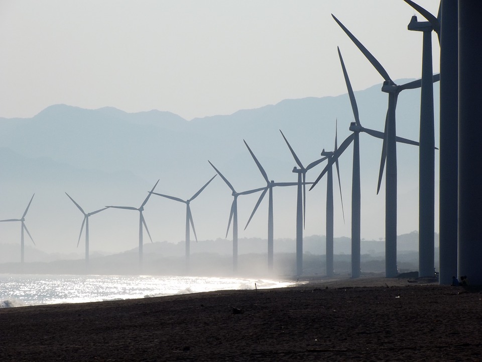 全球風力太陽能發電占比提升，2021年首度達10%。 (圖:pixabay)