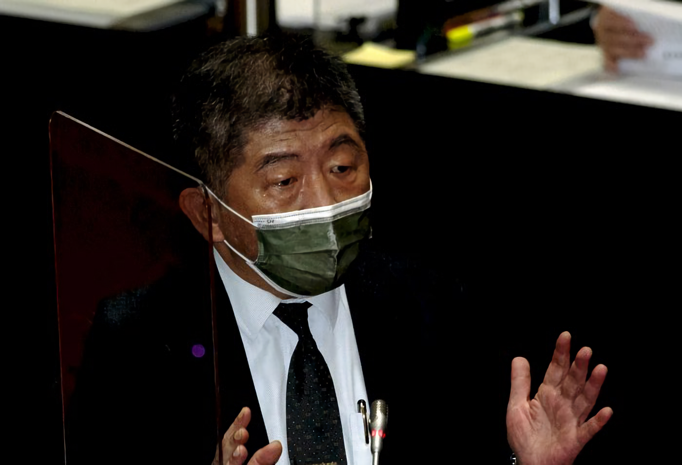 衛福部長陳時中16日表示，目前打高端者再混打2劑其他國際認證疫苗是變通的方法。(圖：中央社)
