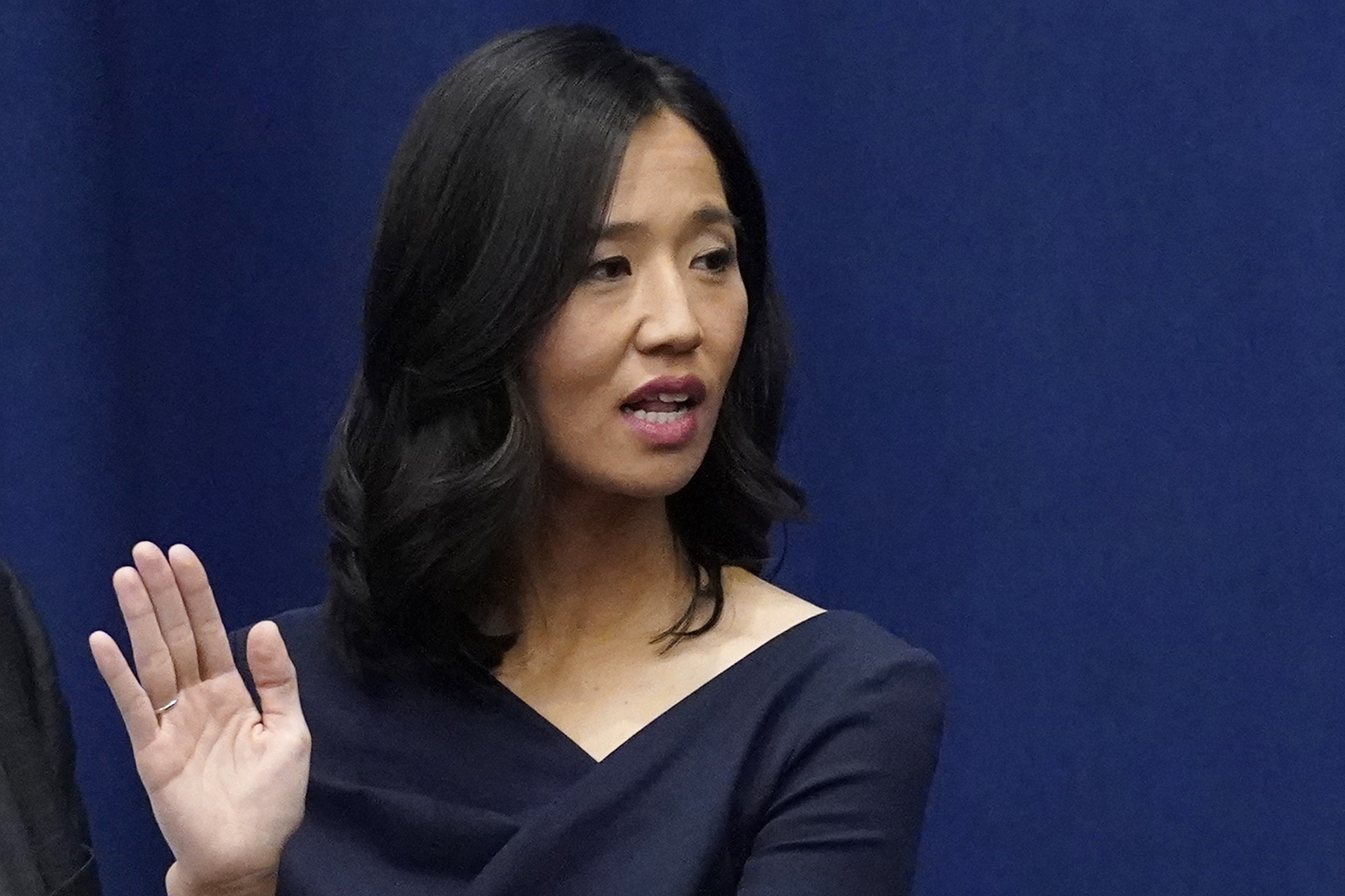 台裔吳弭（Michelle Wu）16日宣誓就職，成為波士頓史上首位女性市長。（ 美聯社／達志影像）