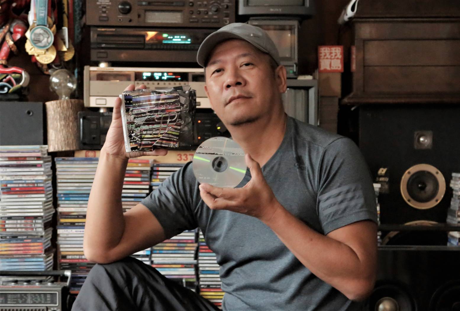 台灣設計大師蕭青陽今年再度憑Soul Of Ears《Zeta》獲得「最佳專輯設計包裝獎」提名。（蕭青陽工作室提供）