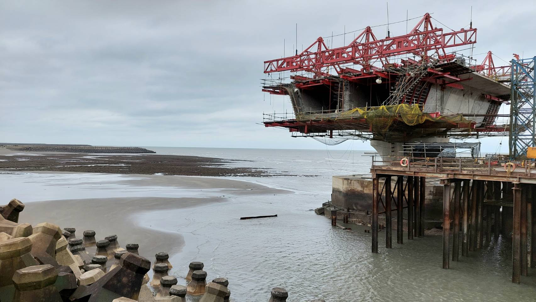 中油第三液化天然氣接收站(三接)工程。(檔案照片/歐陽夢萍 攝)