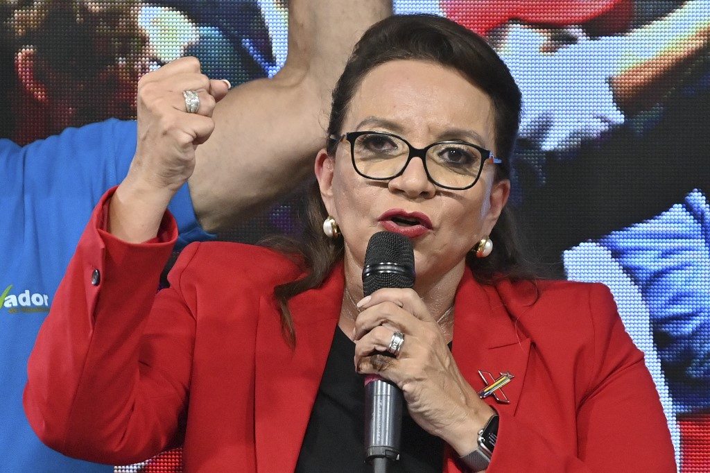宏都拉斯總統秀瑪菈．卡蕬楚(Xiomara Castro)(圖)宣布特赦包括自己丈夫任內多名前政府官員。 (AFP)
