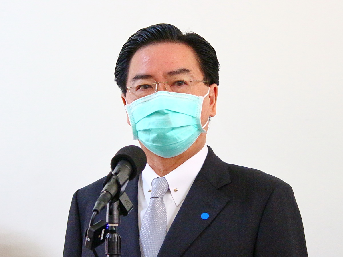 外交部長吳釗燮日前接受英國媒體專訪時呼籲，「四方安全對話」、「澳英美三方安全夥伴」等國際民主同盟，應就台海情勢持續表達明確立場，以展現對台支持。(資料照/王照坤 攝)