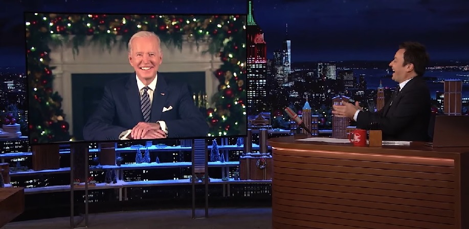 拜登10日視訊參加NBC的人氣脫口秀節目「吉米A咖秀」(The Tonight Show Starring Jimmy Fallon)。（ 翻拍YouTube)