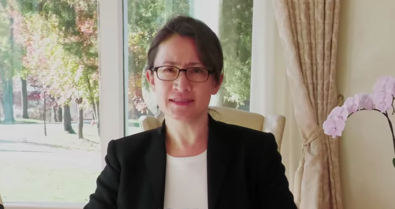 在蔡英文總統與美國眾議院議長麥卡錫會面後，中國宣布制裁我國駐美代表蕭美琴(圖)。（取自駐美代表處影片）。