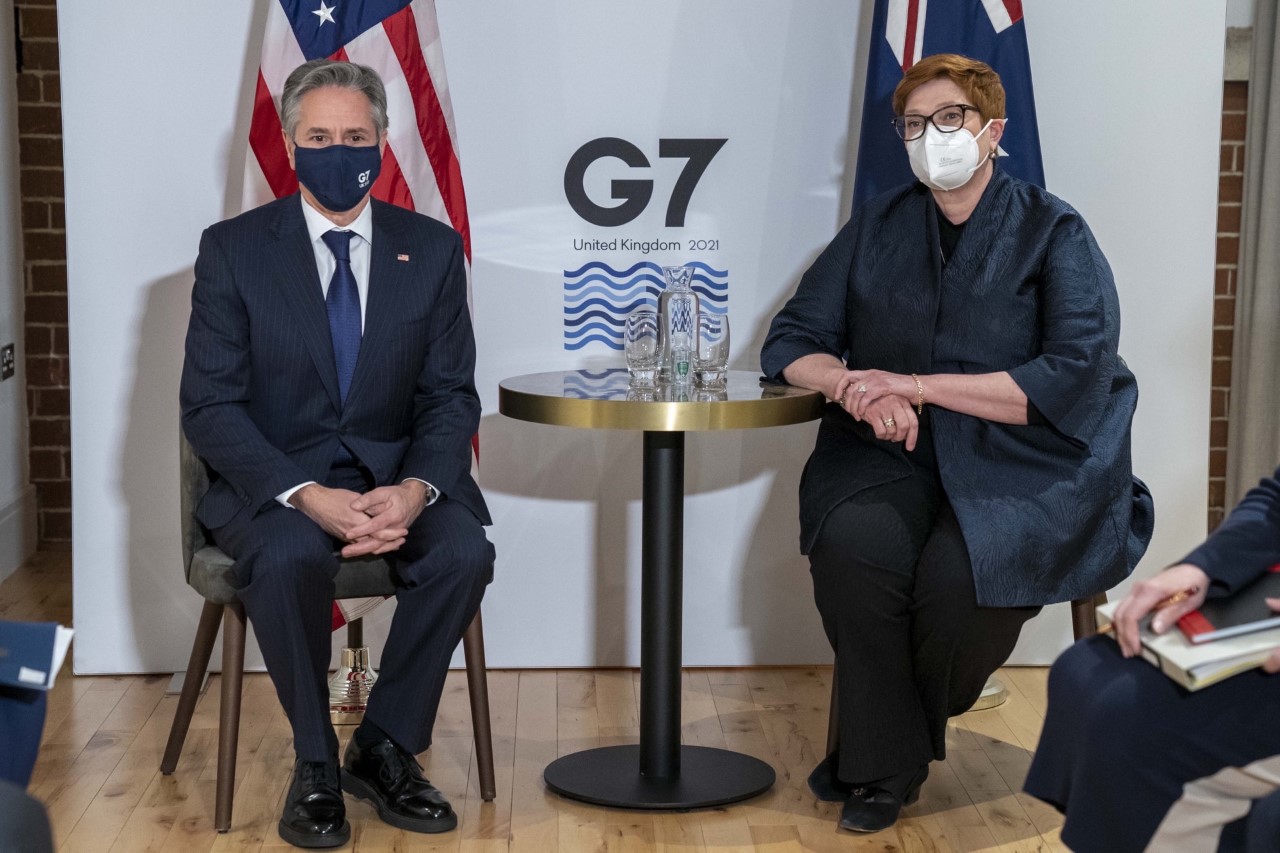 美國國務卿布林肯於G7會議上與澳洲外長潘恩會面。圖：(FB/@Secretary Antony Blinken)