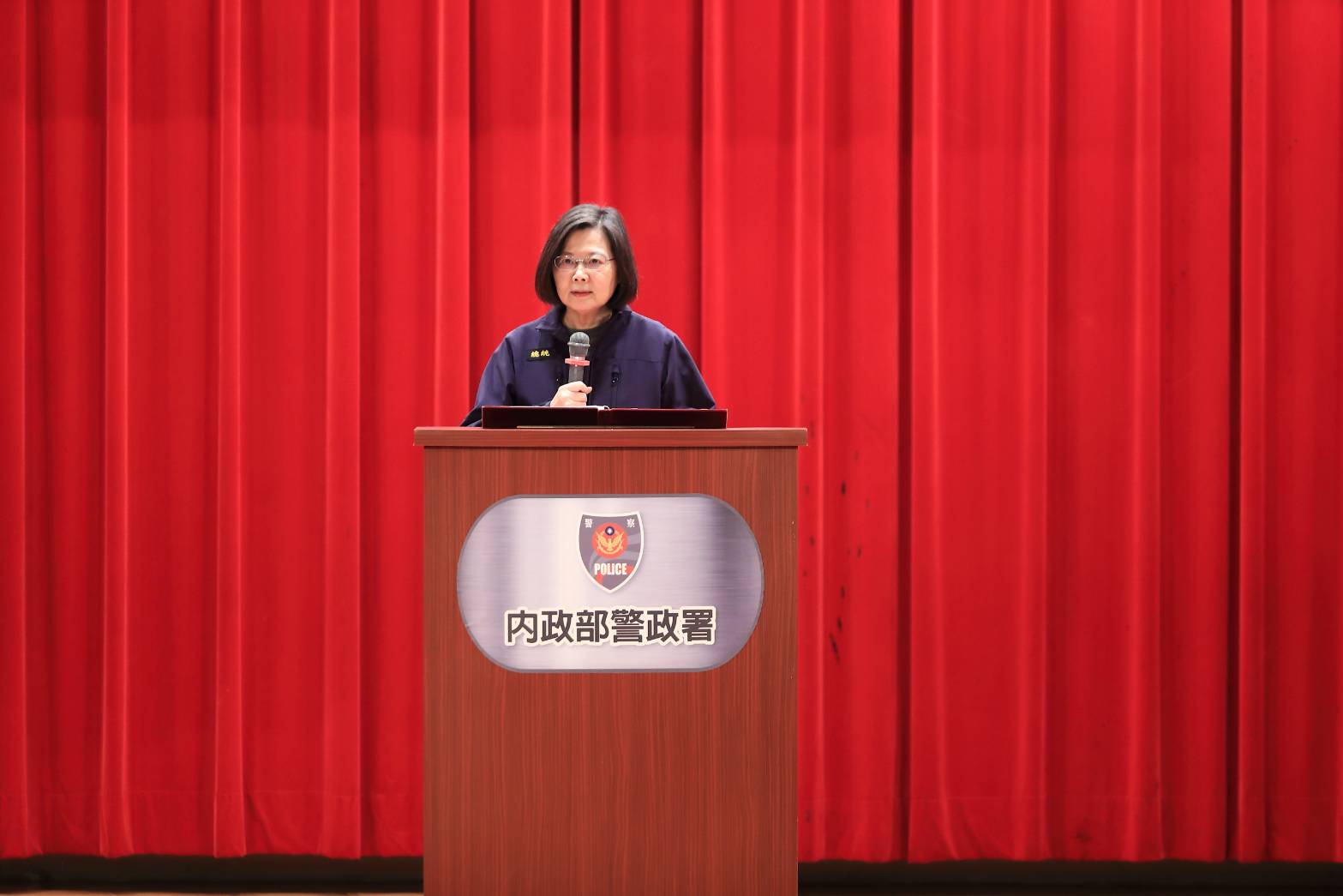 總統蔡英文23日出席警政署年終署務會報時，致詞感謝警察辛勞。(警政署提供)